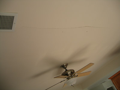Удаление трещин на потолке