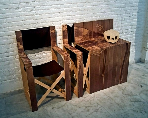 Удобная тумбочка со встроенными стульями