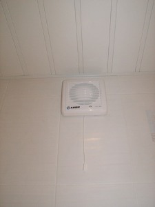 Как подключить вентилятор в туалете