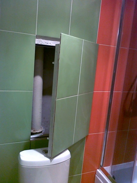 Укладка панелей в туалете видео закрыть трубы
