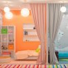 Кровать для подростка и зонирование пространства общей детской комнаты